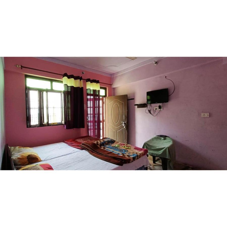 Astha Guest House Gopeshwar Exteriör bild
