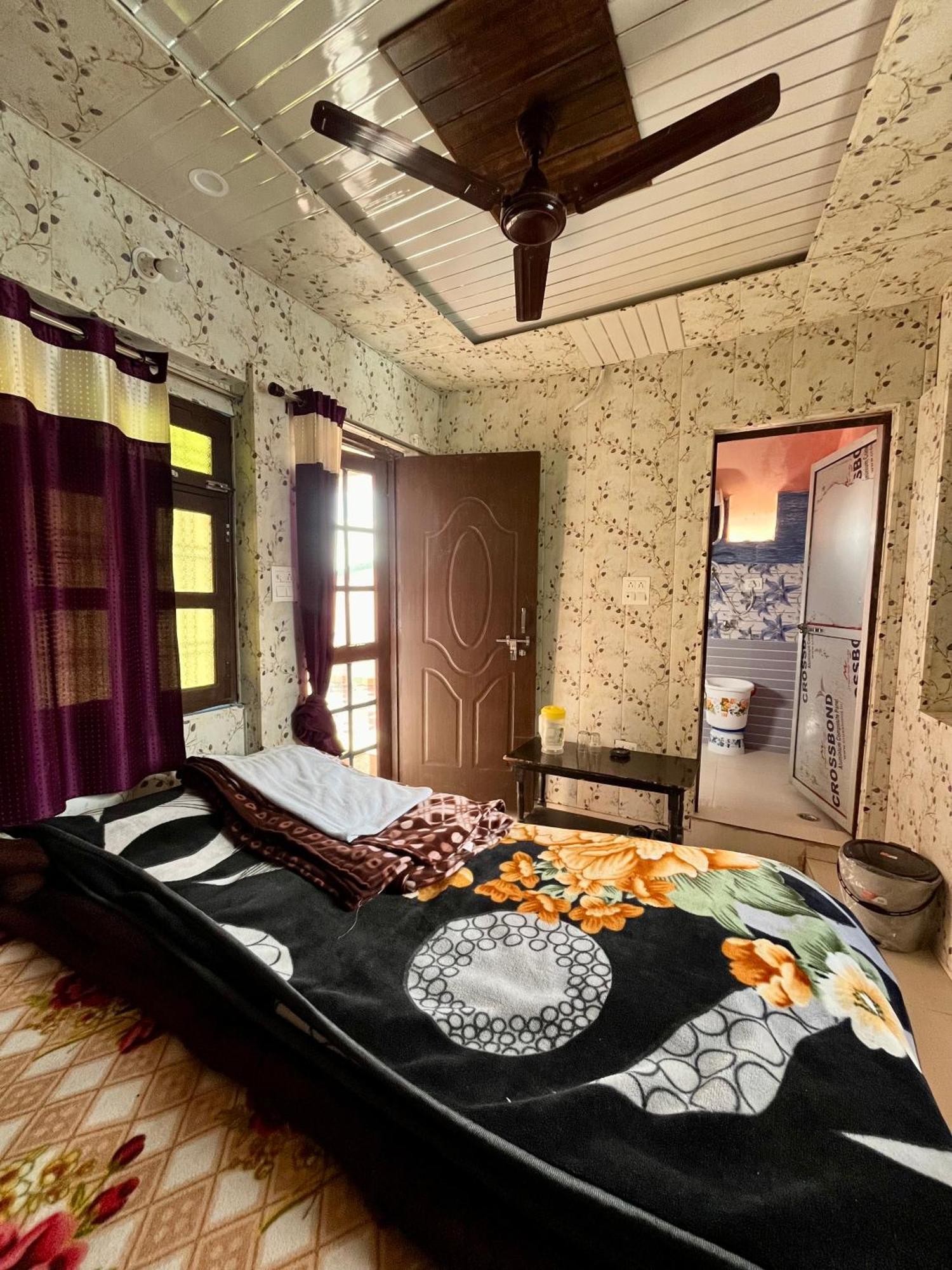 Astha Guest House Gopeshwar Exteriör bild